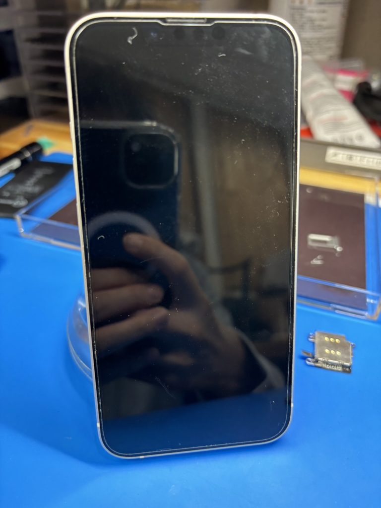 iPhone13画面が真っ暗
