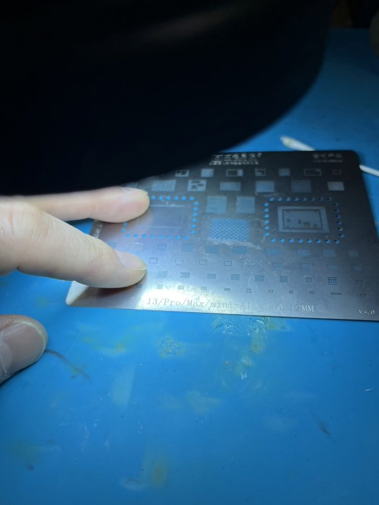iPhone13用のリボールステンシル