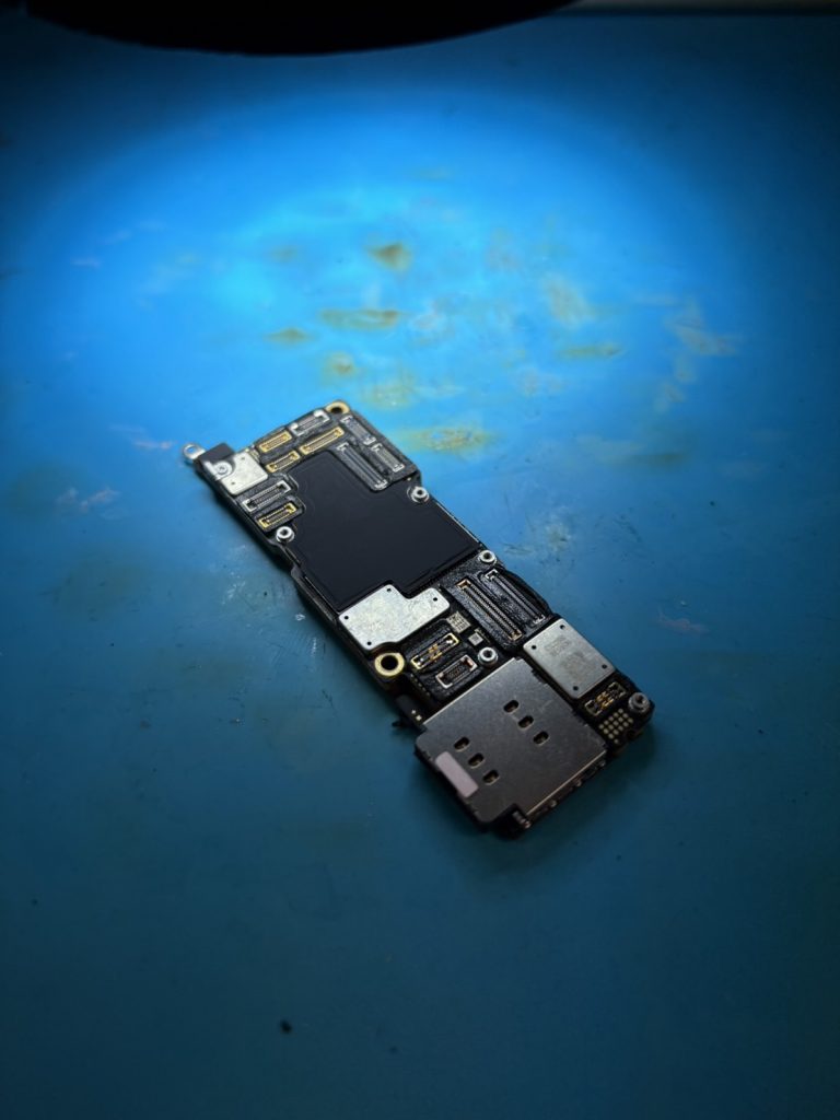 iPhone14Pro基板
