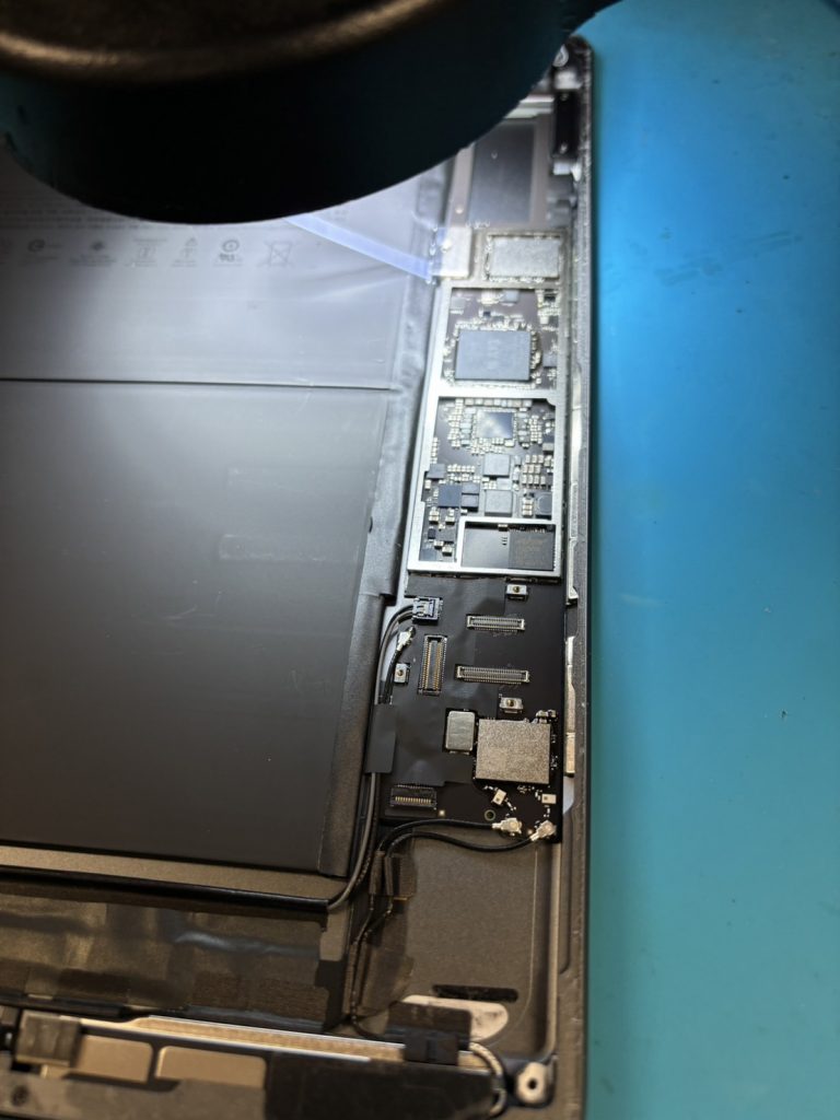 iPad9世代基板修理