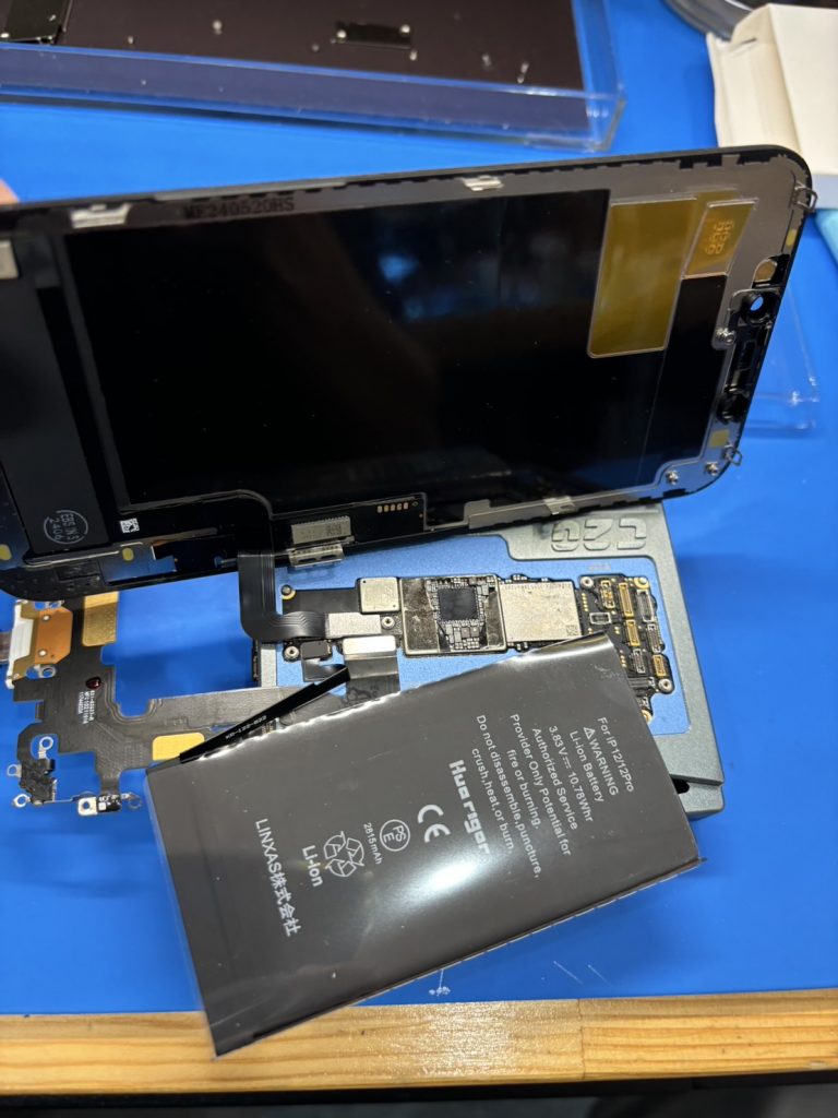 iPhone12基板仮付け
