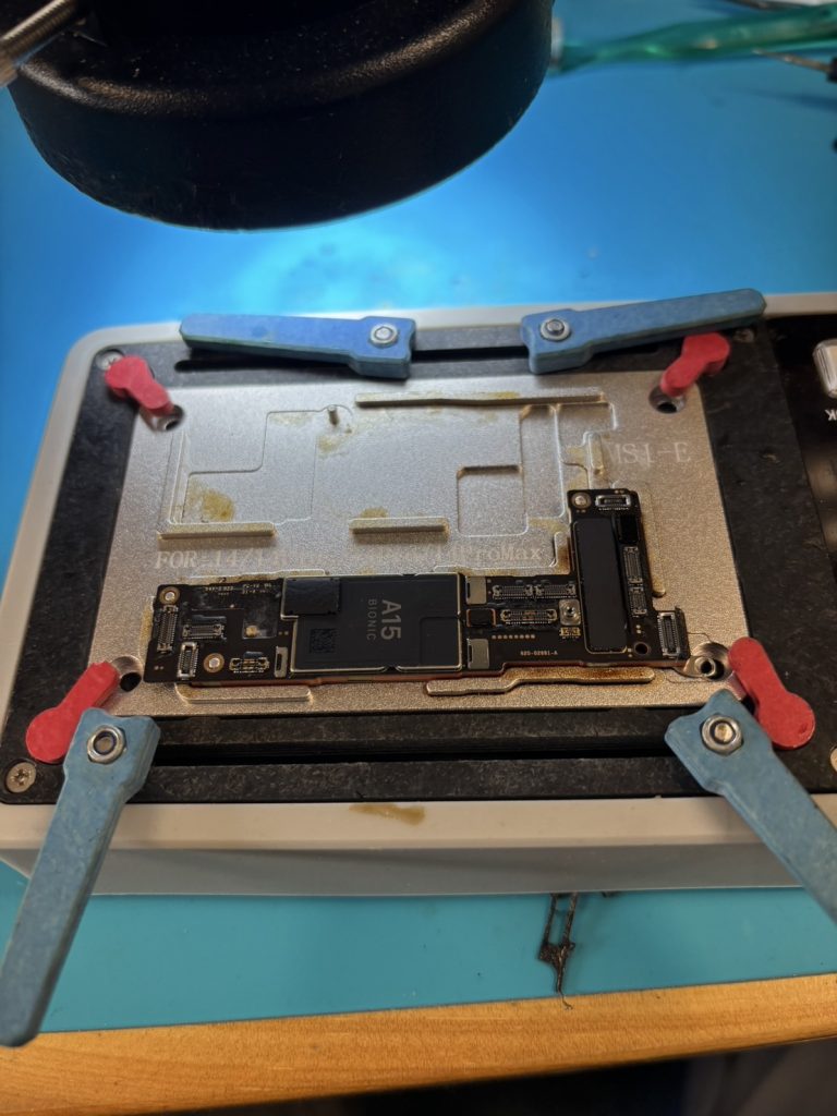 iPhone基板分離台