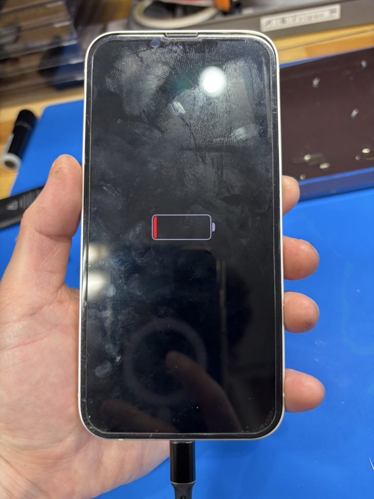 iPhone14充電マーク