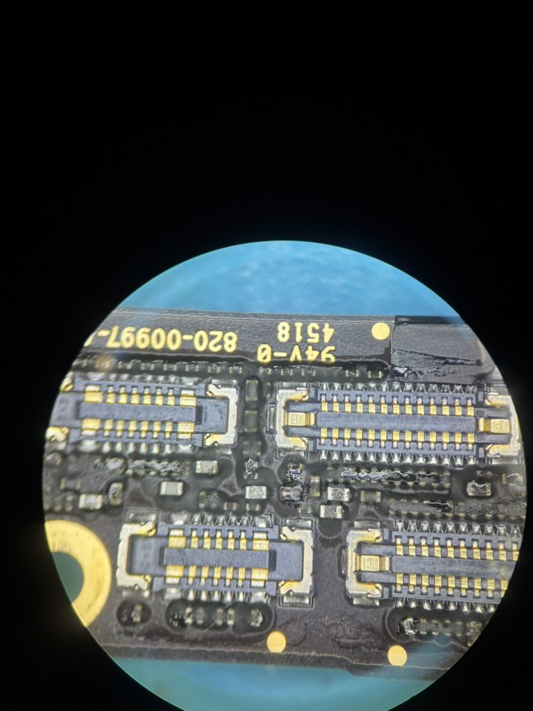 iPhoneXs基板修理