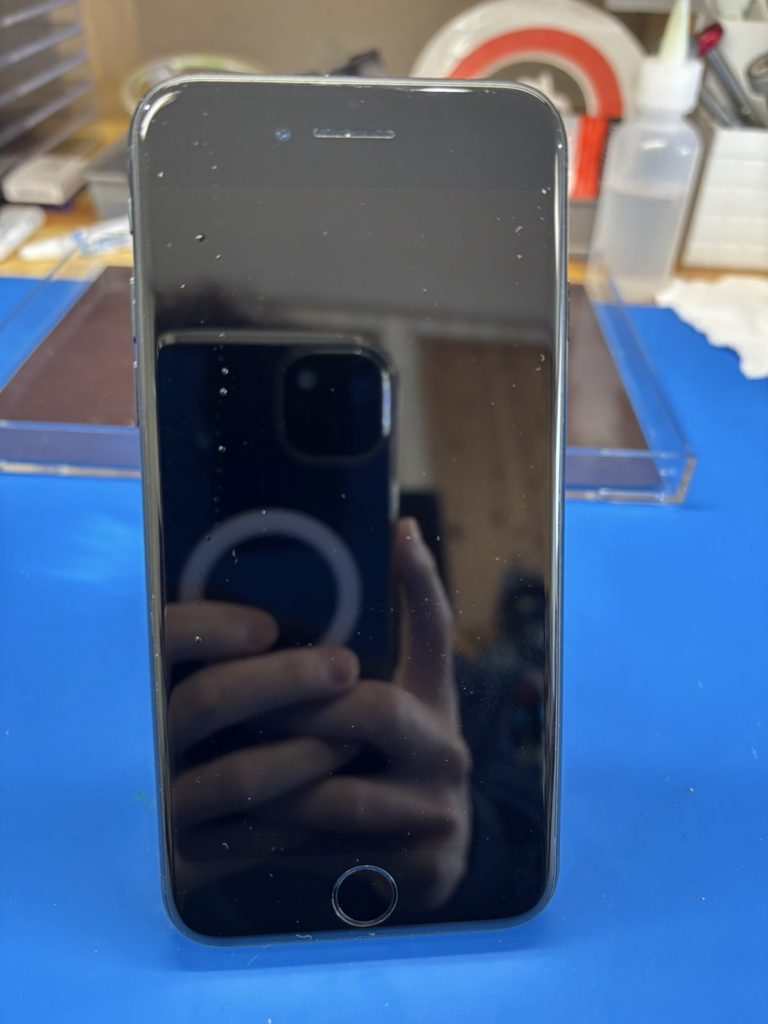 iPhoneSE3起動不良