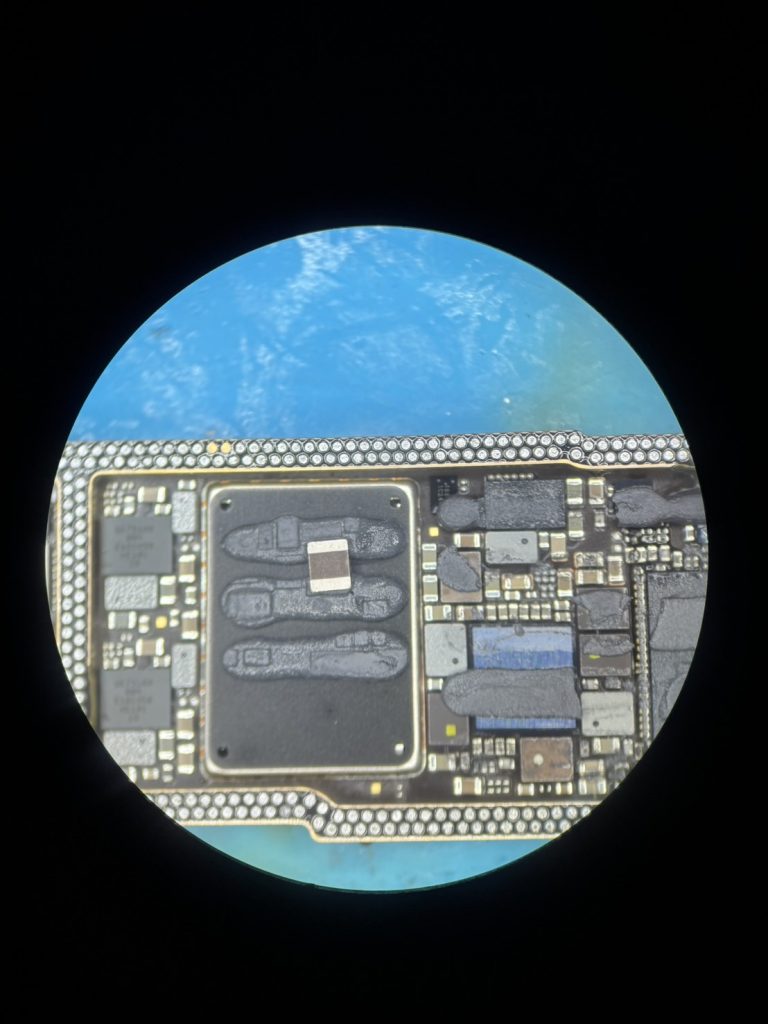 iPhone基板
