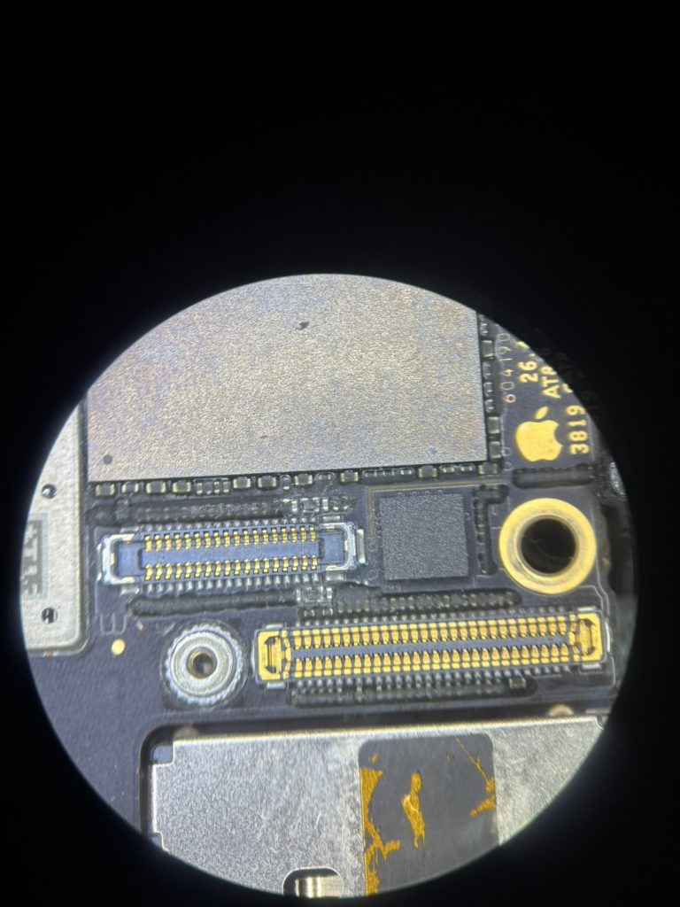 iPhone11Promaxディスプレイコネクタ1