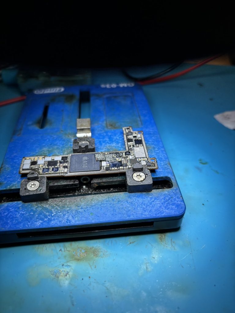 iPhone14基板修理