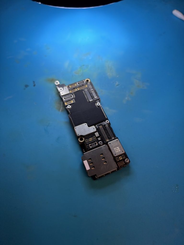 iPhone14Promax高温注意iPhone基板修理