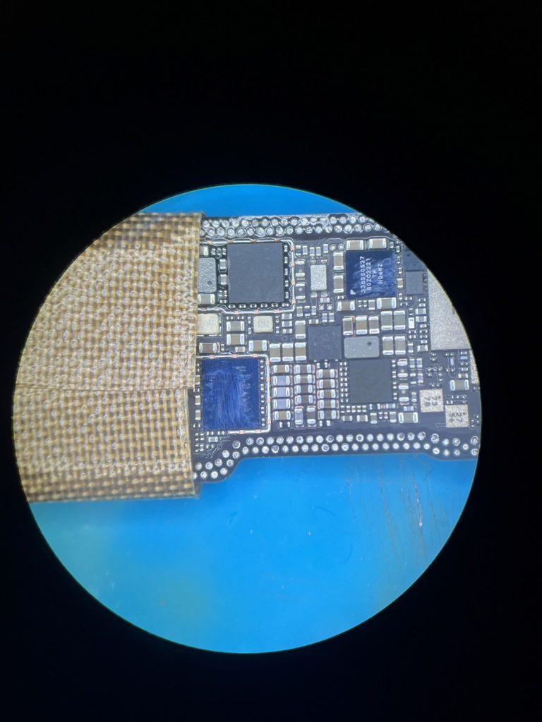iPhone13mini 充電できなくなってしまったiPhone基板修理
