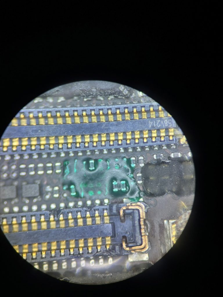 iPhone6sPlus 画面のタッチが効かなくなったiPhone基板修理
