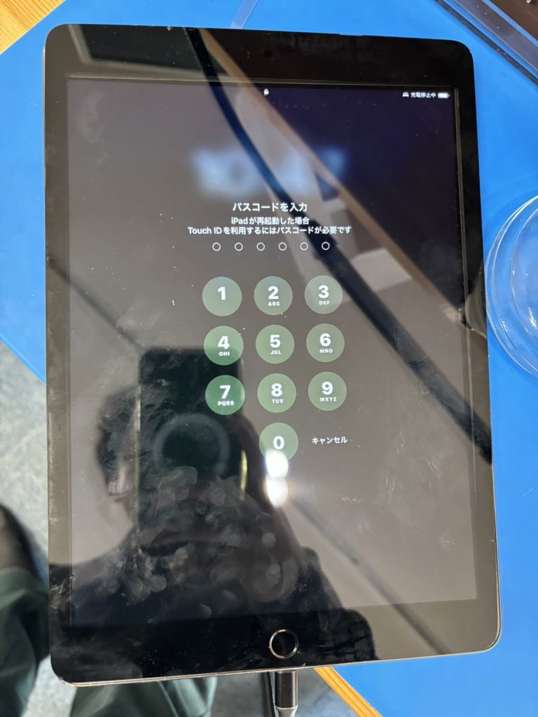 iPad9 画面表示不良「iPad基板修理」
