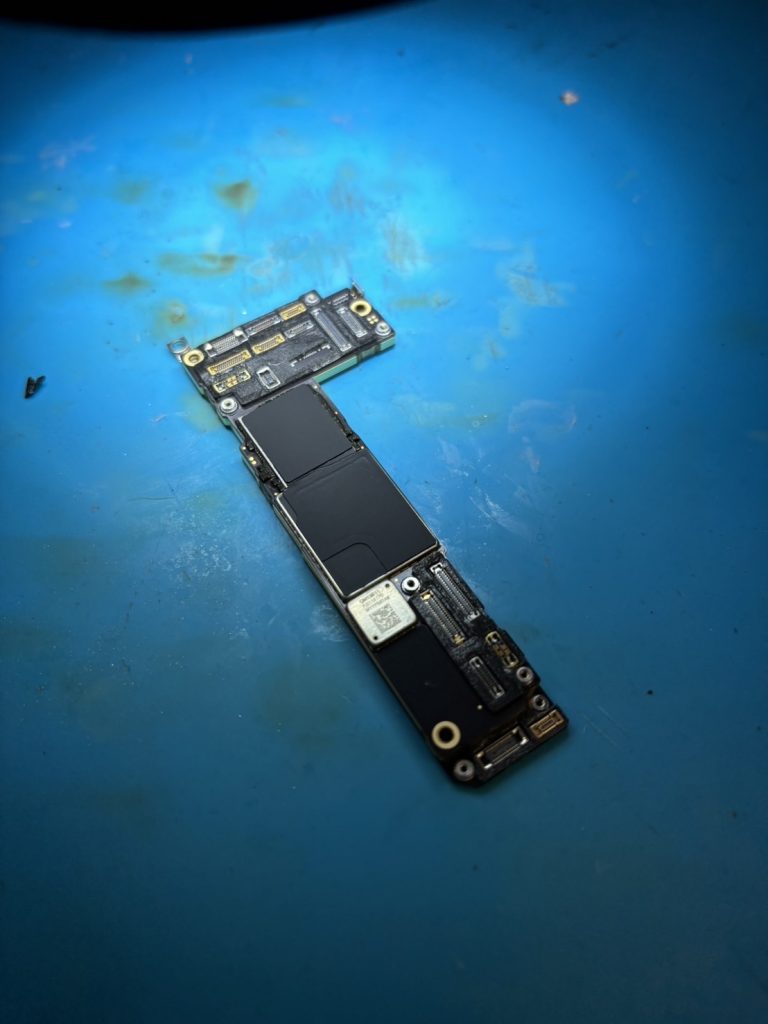 iPhone12 基板修理のご依頼「iPhone基板修理」