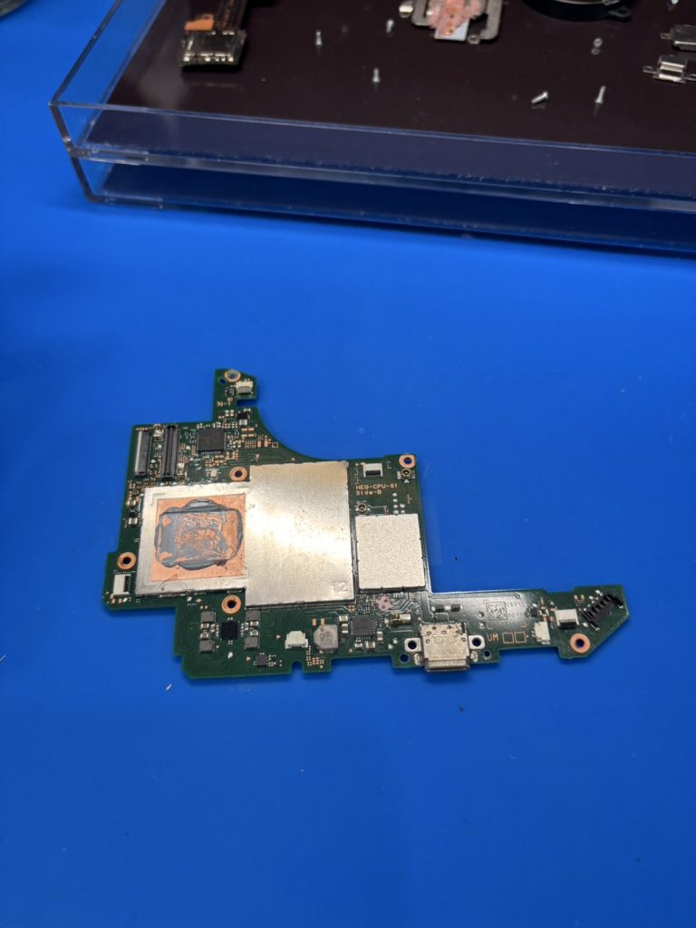 Nintendo Switch OLED版 基板修理事例エラーコード2153-0321の完全解決