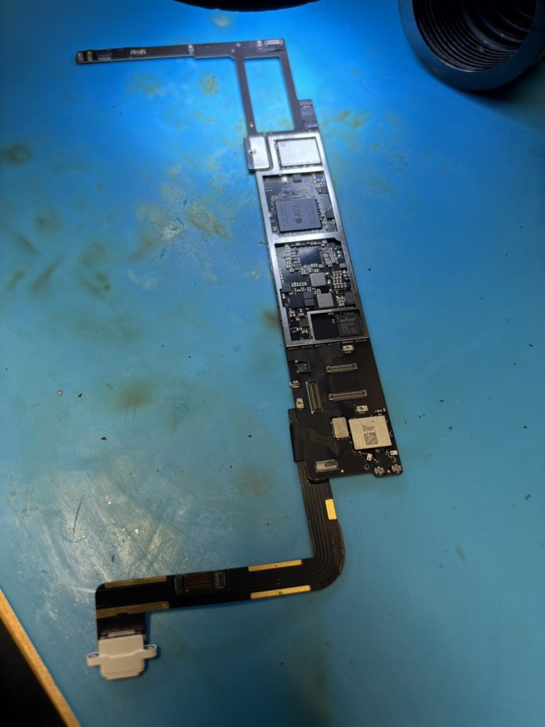 iPad 9世代 起動不良の基板修理事例 – VDD-MAINラインのショート修復