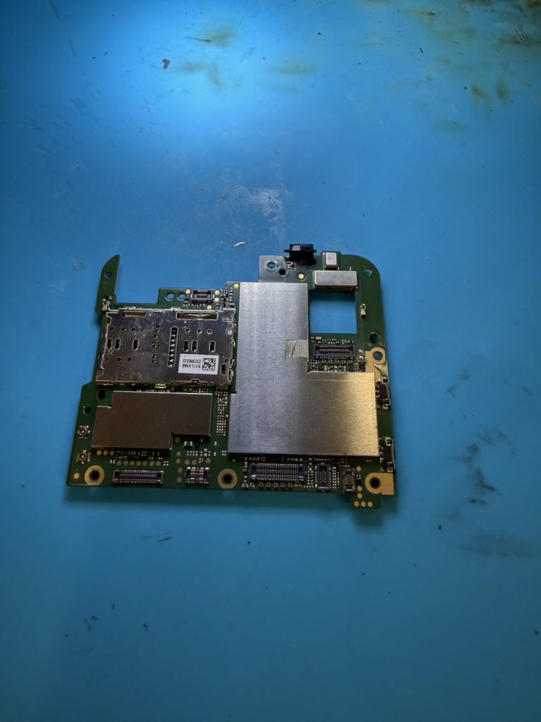 AQUOS wishが突然起動しない症状を基板修理で復旧｜CPUはんだクラックによる起動不良【データそのまま】